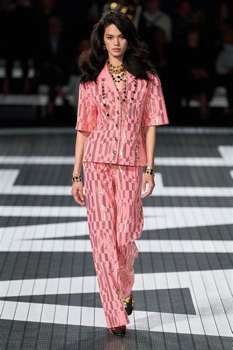 chanel cruise runway